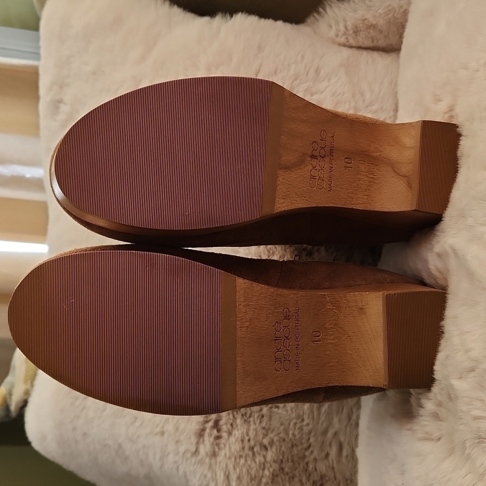 NWOB Andre' Asssous Tan Suede Clog Boots-Size 10​​​​​​​​ - Picture 6 of 7